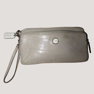 Coach Beige Leather Wristlet Wallet Multicolor Lining  Zipper Closure